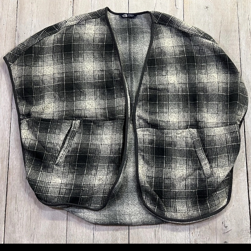North Face Plaid Fleece Poncho Sweater Women's Size XL